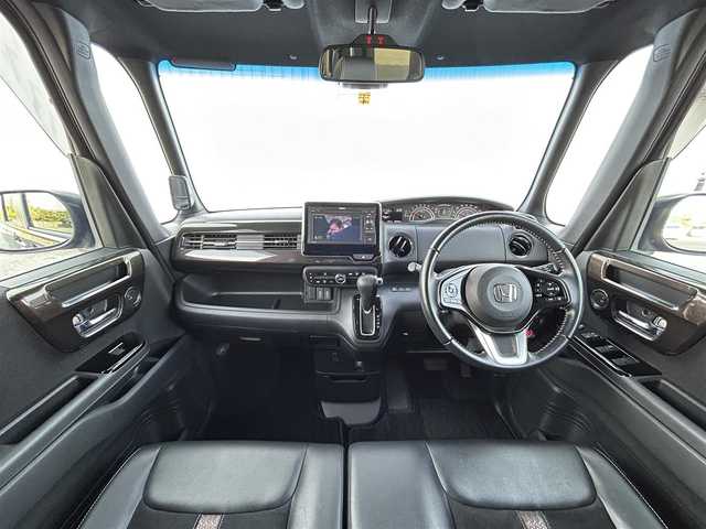 ホンダ Ｎ ＢＯＸ カスタム G L ターボ ホンダセンシング 愛媛県 2018(平30)年 4.4万km ゴールド 両側パワースライドドア/バックカメラ/LEDオートライト/クルーズコントロール　追従機能付き/純正１５インチアルミホイール/レーンキープアシスト/アイドリングストップ/カーテンエアバック/純正フロアマット/ハーフレザーシート/エンジンスタートボタン/CDチェンジャー/AAC/ABS/USB入力端子/ETC/パワーステアリング/パワーウィンドウ/スマートキー