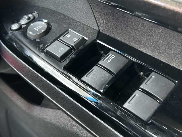 ホンダ Ｎ ＢＯＸ カスタム G L ターボ ホンダセンシング 愛媛県 2018(平30)年 4.4万km ゴールド 両側パワースライドドア/バックカメラ/LEDオートライト/クルーズコントロール　追従機能付き/純正１５インチアルミホイール/レーンキープアシスト/アイドリングストップ/カーテンエアバック/純正フロアマット/ハーフレザーシート/エンジンスタートボタン/CDチェンジャー/AAC/ABS/USB入力端子/ETC/パワーステアリング/パワーウィンドウ/スマートキー