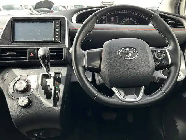 トヨタ シエンタ ハイブリッド G 島根県 2020(令2)年 7.4万km ホワイトパールクリスタルシャイン トヨタセーフティセンス/純正ナビ/CD/Bluetooth/バックカメラ/両側パワースライドドア/クルーズコントロール/オートマチックハイビーム /コーナーセンサー /LDA/ビルトインETC/前後ドライブレコーダー/スマートキー/スペアキー /プッシュスタート /純正フロアマット