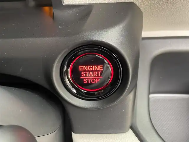 ホンダ Ｎ ＢＯＸ 滋賀県 2024(令6)年 0.2万km クリスタルブラックパール 禁煙車/純正８型ナビ/バックカメラ/ドライブレコーダー/ＬＥＤライト/ステアリングスイッチ/ホンダセンシング/●衝突軽減ブレーキ/●先行車発進お知らせ機能/●歩行者事故低減ステアリング/●路外逸脱抑制機能/●標識認識機能/●渋滞追従機能付アダプティブクルーズコントロール/●車線維持支援システム/●誤発進抑制機能/●後方誤発進抑制機能/●近距離衝突軽減ブレーキ/●急アクセル抑制機能/●パーキングセンサーシステム/●オートハイビーム/片側パワースライドドア/オートライト/スマートキー/オートブレーキホールド/電動格納ミラー