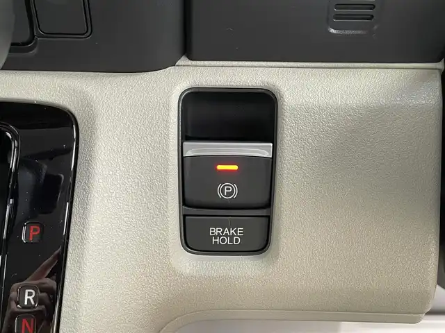 ホンダ Ｎ ＢＯＸ 滋賀県 2024(令6)年 0.2万km クリスタルブラックパール 禁煙車/純正８型ナビ/バックカメラ/ドライブレコーダー/ＬＥＤライト/ステアリングスイッチ/ホンダセンシング/●衝突軽減ブレーキ/●先行車発進お知らせ機能/●歩行者事故低減ステアリング/●路外逸脱抑制機能/●標識認識機能/●渋滞追従機能付アダプティブクルーズコントロール/●車線維持支援システム/●誤発進抑制機能/●後方誤発進抑制機能/●近距離衝突軽減ブレーキ/●急アクセル抑制機能/●パーキングセンサーシステム/●オートハイビーム/片側パワースライドドア/オートライト/スマートキー/オートブレーキホールド/電動格納ミラー