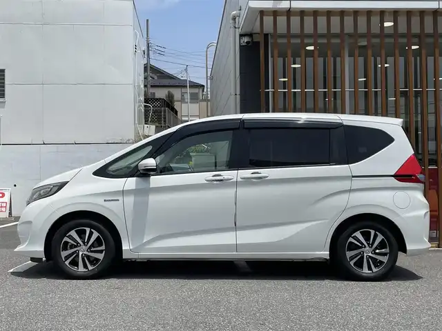 ホンダ フリード ハイブリット G ホンダセンシング 千葉県 2018(平30)年 11.1万km ホワイトオーキッドパール (株)IDOMが運営する【じしゃロン八千代店】の自社ローン専用車両になります。/こちらは現金またはオートローンご利用時の価格です。自社ローンご希望の方は別途その旨お申付け下さい/安全運転支援システム『ホンダセンシング』/両側パワースライドドア/クルーズコントロール/バックカメラ/Bluetoothオーディオ対応ナビ