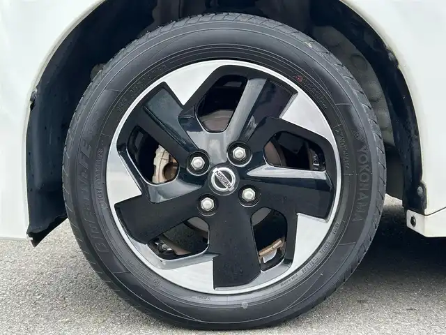 日産 ルークス ハイウェイスター X 静岡県 2020(令2)年 2万km ホワイトパール エマージェンシーブレーキ/純正SDナビ(MJ119D-w)/　AM FM CD Bluetooth/ビルトインETC/LEDオートヘッドライト/片側パワースライド/純正14インチアルミホイール/スマートキー2本/リアサンシェード/ワンオーナー/フルセグTV/アラウンドビューモニター/前方ドライブレコーダー