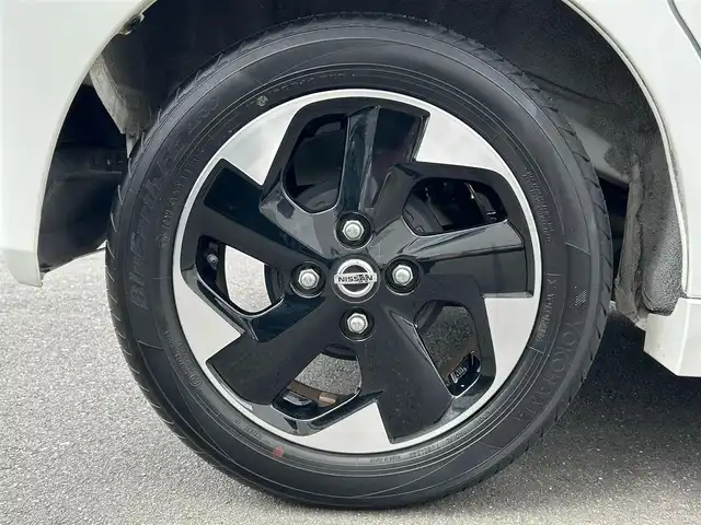 日産 ルークス ハイウェイスター X 静岡県 2020(令2)年 2万km ホワイトパール エマージェンシーブレーキ/純正SDナビ(MJ119D-w)/　AM FM CD Bluetooth/ビルトインETC/LEDオートヘッドライト/片側パワースライド/純正14インチアルミホイール/スマートキー2本/リアサンシェード/ワンオーナー/フルセグTV/アラウンドビューモニター/前方ドライブレコーダー