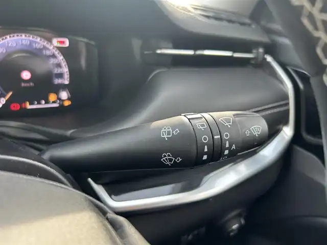 クライスラー・ジープ ジープ コマンダー リミテッド 滋賀県 2023(令5)年 1.5万km 黒 サンルーフ/4WD/ディーゼルターボ/純正ディスプレイオーディオナビ/　(BT/CarPlay)/アラウンドビューモニター/レーダークルーズコントロール/レザーシート/・前席シートヒーター/・前席パワーシート/ステアリングヒーター/ブラインドスポットモニター/ミラーヒーター/ダウンヒルアシストコントロール/前後コーナーセンサー/ワイヤレス充電/パーキングアシスト/パワーバックドア/純正LEDヘッドライト/純正ゴムフロアマット/ルーフレール/ETC2.0/純正18インチAW