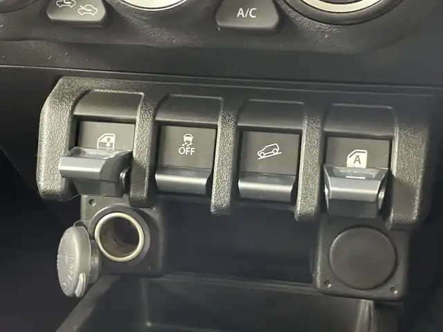 スズキ ジムニー XL 愛知県 2020(令2)年 3.9万km ジャングルグリーン ４WD/ターボ/純正8Vインチナビ（ＡＶＩＣ－ＲＬＳ９０１ＩＩ）/（フルセグTV/CD/DVD/Bluetooth/SD）/バックカメラ/ETC/前席シートヒーター/ダウンヒルアシスト/スマートキー/プッシュスタート/フロントフォグランプ/純正フロアマット/純正ドアバイザー/オートエアコン/横滑り防止装置