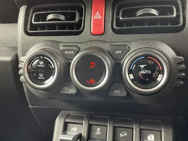 スズキ ジムニー XL 愛知県 2020(令2)年 3.9万km ジャングルグリーン ４WD/ターボ/純正8Vインチナビ（ＡＶＩＣ－ＲＬＳ９０１ＩＩ）/（フルセグTV/CD/DVD/Bluetooth/SD）/バックカメラ/ETC/前席シートヒーター/ダウンヒルアシスト/スマートキー/プッシュスタート/フロントフォグランプ/純正フロアマット/純正ドアバイザー/オートエアコン/横滑り防止装置