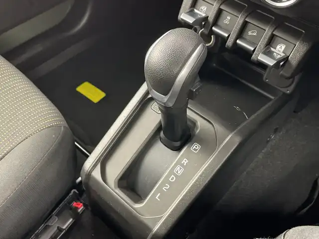 スズキ ジムニー XL 愛知県 2020(令2)年 3.9万km ジャングルグリーン ４WD/ターボ/純正8Vインチナビ（ＡＶＩＣ－ＲＬＳ９０１ＩＩ）/（フルセグTV/CD/DVD/Bluetooth/SD）/バックカメラ/ETC/前席シートヒーター/ダウンヒルアシスト/スマートキー/プッシュスタート/フロントフォグランプ/純正フロアマット/純正ドアバイザー/オートエアコン/横滑り防止装置