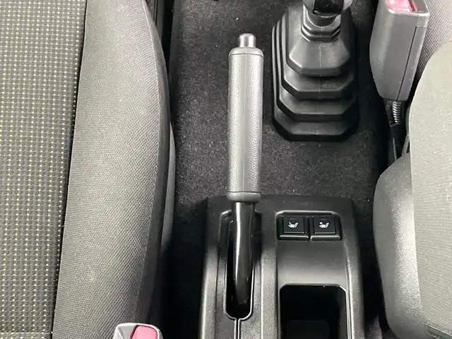 スズキ ジムニー XL 愛知県 2020(令2)年 3.9万km ジャングルグリーン ４WD/ターボ/純正8Vインチナビ（ＡＶＩＣ－ＲＬＳ９０１ＩＩ）/（フルセグTV/CD/DVD/Bluetooth/SD）/バックカメラ/ETC/前席シートヒーター/ダウンヒルアシスト/スマートキー/プッシュスタート/フロントフォグランプ/純正フロアマット/純正ドアバイザー/オートエアコン/横滑り防止装置