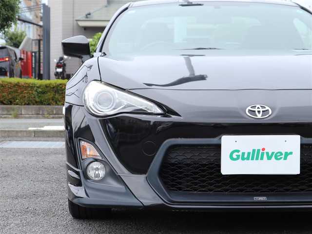 トヨタ ８６ GT 神奈川県 2015(平27)年 6.3万km 黒 ワンオーナー /ドラレコ /純正17インチAW/TRDエアロ(フロント、リア、サイド)/TRDマフラー/社外メモリナビ/フルセグテレビ/バックカメラ/プッシュスタート/ETC2.0/純正LEDクリアランス付ヘッドライト/フロントフォグランプ/クルーズコントロール/デジタルスピードメーター/パドルシフト/左右独立温度調整オートエアコン/スペアキー×1/保証書/取説