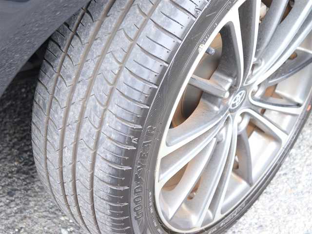 トヨタ ８６ GT 神奈川県 2015(平27)年 6.3万km 黒 ワンオーナー /ドラレコ /純正17インチAW/TRDエアロ(フロント、リア、サイド)/TRDマフラー/社外メモリナビ/フルセグテレビ/バックカメラ/プッシュスタート/ETC2.0/純正LEDクリアランス付ヘッドライト/フロントフォグランプ/クルーズコントロール/デジタルスピードメーター/パドルシフト/左右独立温度調整オートエアコン/スペアキー×1/保証書/取説