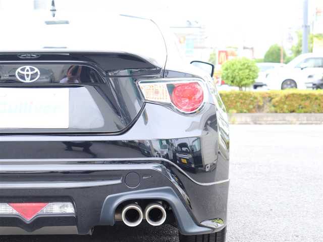 トヨタ ８６ GT 神奈川県 2015(平27)年 6.3万km 黒 ワンオーナー /ドラレコ /純正17インチAW/TRDエアロ(フロント、リア、サイド)/TRDマフラー/社外メモリナビ/フルセグテレビ/バックカメラ/プッシュスタート/ETC2.0/純正LEDクリアランス付ヘッドライト/フロントフォグランプ/クルーズコントロール/デジタルスピードメーター/パドルシフト/左右独立温度調整オートエアコン/スペアキー×1/保証書/取説