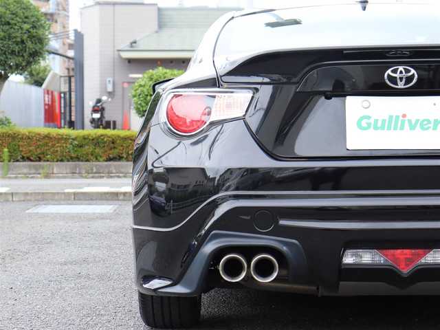 トヨタ ８６ GT 神奈川県 2015(平27)年 6.3万km 黒 ワンオーナー /ドラレコ /純正17インチAW/TRDエアロ(フロント、リア、サイド)/TRDマフラー/社外メモリナビ/フルセグテレビ/バックカメラ/プッシュスタート/ETC2.0/純正LEDクリアランス付ヘッドライト/フロントフォグランプ/クルーズコントロール/デジタルスピードメーター/パドルシフト/左右独立温度調整オートエアコン/スペアキー×1/保証書/取説
