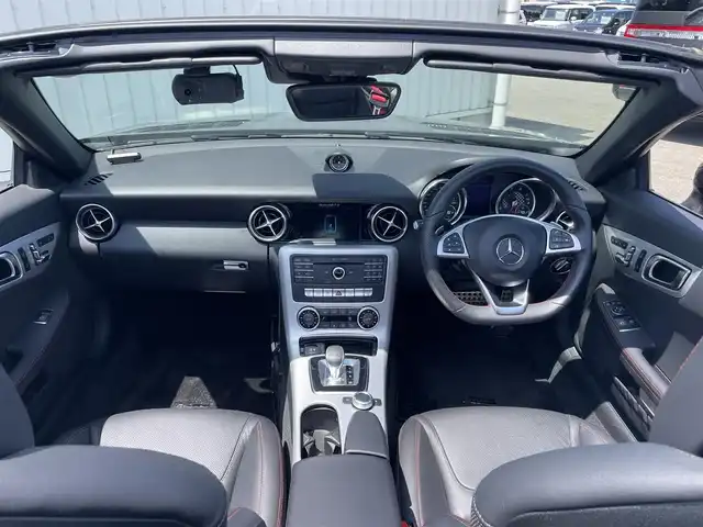 メルセデス・ベンツ ＳＬＣ１８０ スポーツ 富山県 2019(平31)年 0.6万km 黒 ワンオーナー/純正ナビ/フルセグＴＶ/Bluetooth/DVD再生/プッシュスタートエンジン/スマートキー/レザーシート/シートヒーター/パワーシート/レーダークルーズコントロール/ブラインドスポットモニター/LEDオートライト/コーナーセンサー/ビルトインETC/ドライブレコーダー