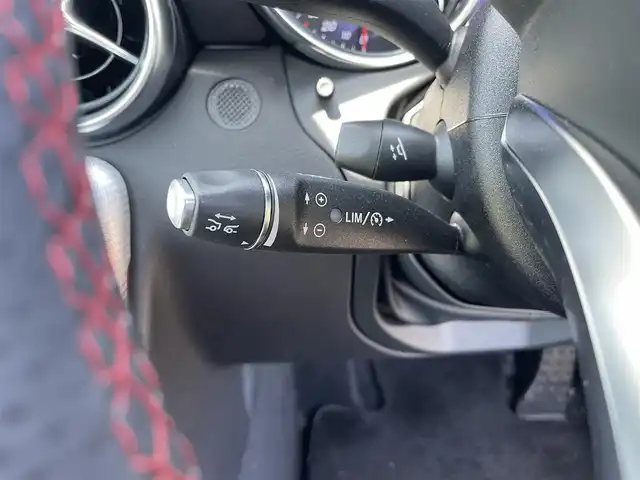 メルセデス・ベンツ ＳＬＣ１８０ スポーツ 富山県 2019(平31)年 0.6万km 黒 ワンオーナー/純正ナビ/フルセグＴＶ/Bluetooth/DVD再生/プッシュスタートエンジン/スマートキー/レザーシート/シートヒーター/パワーシート/レーダークルーズコントロール/ブラインドスポットモニター/LEDオートライト/コーナーセンサー/ビルトインETC/ドライブレコーダー