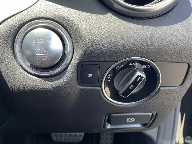 メルセデス・ベンツ ＳＬＣ１８０ スポーツ 富山県 2019(平31)年 0.6万km 黒 ワンオーナー/純正ナビ/フルセグＴＶ/Bluetooth/DVD再生/プッシュスタートエンジン/スマートキー/レザーシート/シートヒーター/パワーシート/レーダークルーズコントロール/ブラインドスポットモニター/LEDオートライト/コーナーセンサー/ビルトインETC/ドライブレコーダー