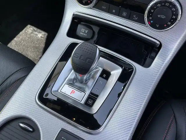 メルセデス・ベンツ ＳＬＣ１８０ スポーツ 富山県 2019(平31)年 0.6万km 黒 ワンオーナー/純正ナビ/フルセグＴＶ/Bluetooth/DVD再生/プッシュスタートエンジン/スマートキー/レザーシート/シートヒーター/パワーシート/レーダークルーズコントロール/ブラインドスポットモニター/LEDオートライト/コーナーセンサー/ビルトインETC/ドライブレコーダー