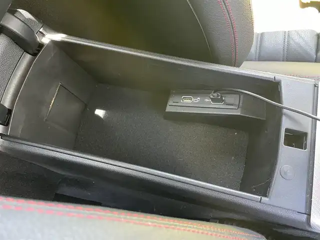 メルセデス・ベンツ ＳＬＣ１８０ スポーツ 富山県 2019(平31)年 0.6万km 黒 ワンオーナー/純正ナビ/フルセグＴＶ/Bluetooth/DVD再生/プッシュスタートエンジン/スマートキー/レザーシート/シートヒーター/パワーシート/レーダークルーズコントロール/ブラインドスポットモニター/LEDオートライト/コーナーセンサー/ビルトインETC/ドライブレコーダー