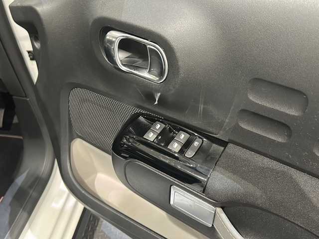 シトロエン Ｃ３ エル 新潟県 2018(平30)年 2.8万km ブランバンキーズ アクティブセーフティブレーキ/純正ナビ/フルセグTV/バックカメラ/ETC/クルーズコントロール/インテリジェントハイビーム/純正17インチアルミホイール/オールシーズンタイヤ/コーナーセンサー/アイドリングストップ/スマートキー/プッシュスタート