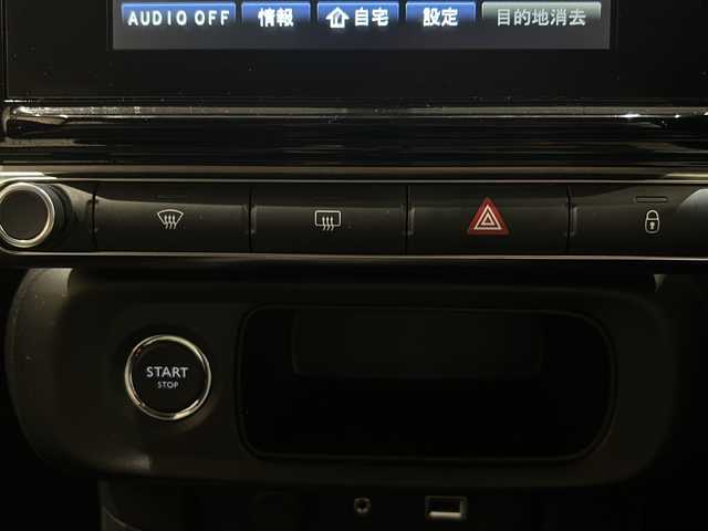 シトロエン Ｃ３ エル 新潟県 2018(平30)年 2.8万km ブランバンキーズ アクティブセーフティブレーキ/純正ナビ/フルセグTV/バックカメラ/ETC/クルーズコントロール/インテリジェントハイビーム/純正17インチアルミホイール/オールシーズンタイヤ/コーナーセンサー/アイドリングストップ/スマートキー/プッシュスタート