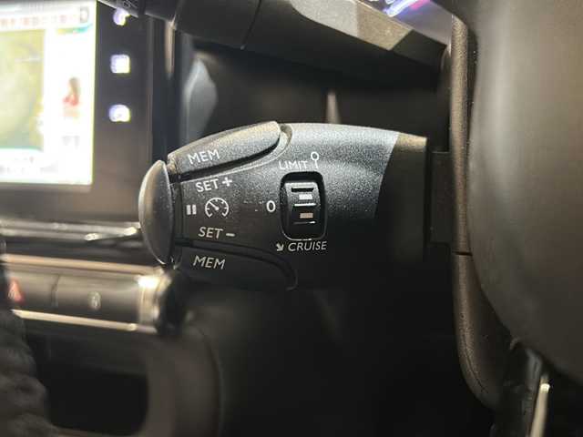 シトロエン Ｃ３ エル 新潟県 2018(平30)年 2.8万km ブランバンキーズ アクティブセーフティブレーキ/純正ナビ/フルセグTV/バックカメラ/ETC/クルーズコントロール/インテリジェントハイビーム/純正17インチアルミホイール/オールシーズンタイヤ/コーナーセンサー/アイドリングストップ/スマートキー/プッシュスタート