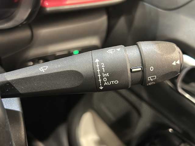 シトロエン Ｃ３ エル 新潟県 2018(平30)年 2.8万km ブランバンキーズ アクティブセーフティブレーキ/純正ナビ/フルセグTV/バックカメラ/ETC/クルーズコントロール/インテリジェントハイビーム/純正17インチアルミホイール/オールシーズンタイヤ/コーナーセンサー/アイドリングストップ/スマートキー/プッシュスタート