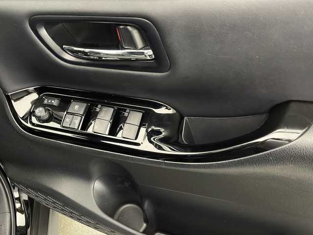 トヨタ ノア Si ダブルバイビーⅡ 宮崎県 2020(令2)年 6.7万km ブラック ワンオーナー/純正10インチメモリーナビ/ CD DVD MSV BTオーディオ フルセグTV/バックカメラ/前後クリアランスソナー /レーンディパーチャーアラート/プリクラッシュセーフティ/両側パワースライドドア /純正12.1型フリップダウンモニター/クルーズコントロール/ステアリングリモコン/純正LEDヘッドライト/LEDフォグライト/純正フロアマット/ビルトインETC