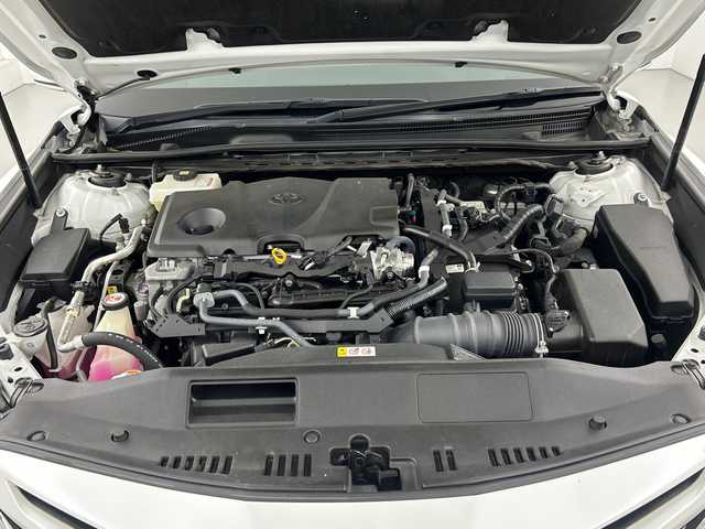 トヨタ カムリ WS 福岡県 2021(令3)年 8.3万km プラチナホワイトパールマイカ 禁煙車/純正8インチナビ/（AM/FM/フルセグTV/Bluetooth/USB)/バックカメラ/AC100V電源/トヨタセーフティセンス/・プリクラッシュセーフティ/・レーダークルーズコントロール/・レーンディパーチャーアラート/・オートマチックハイビーム/・クリアランスソナー/ブラインドスポットモニター/ETC/ドライブレコーダー/パワーシート/純正17インチアルミホイール/スマートキー/プッシュスタート/LEDヘッドライト/フロントフォグランプ/純正フロアマット/横滑り防止装置/電動格納ミラー/ステアリングスイッチ
