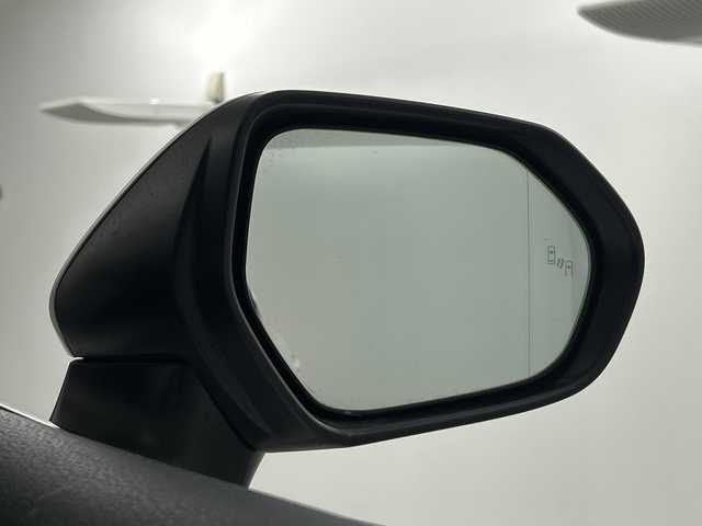 トヨタ カムリ WS 福岡県 2021(令3)年 8.3万km プラチナホワイトパールマイカ 禁煙車/純正8インチナビ/（AM/FM/フルセグTV/Bluetooth/USB)/バックカメラ/AC100V電源/トヨタセーフティセンス/・プリクラッシュセーフティ/・レーダークルーズコントロール/・レーンディパーチャーアラート/・オートマチックハイビーム/・クリアランスソナー/ブラインドスポットモニター/ETC/ドライブレコーダー/パワーシート/純正17インチアルミホイール/スマートキー/プッシュスタート/LEDヘッドライト/フロントフォグランプ/純正フロアマット/横滑り防止装置/電動格納ミラー/ステアリングスイッチ