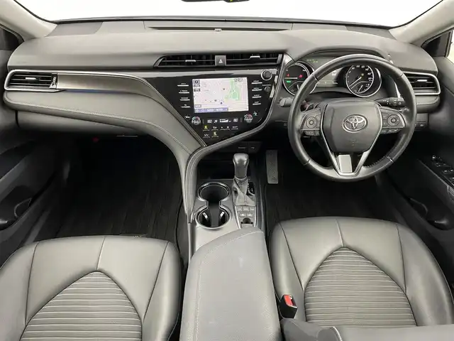トヨタ カムリ WS 福岡県 2021(令3)年 8.3万km プラチナホワイトパールマイカ 純正８型ＤＡナビ／フルセグＴＶ　/バックカメラ　/ＥＴＣ　/前後ドラレコ　/レーダークルコン　/コーナーセンサー　/衝突軽減ブレーキ　/レーンキープ　/ＢＳＭ　/アクセル踏み間違い防止　/ハーフレザー　/パワーシート　/ＬＥＤヘッドライト