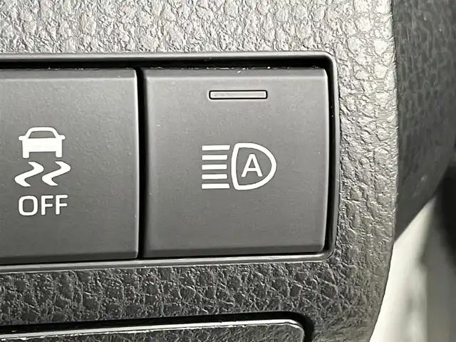 トヨタ カムリ WS 福岡県 2021(令3)年 8.3万km プラチナホワイトパールマイカ 純正８型ＤＡナビ／フルセグＴＶ　/バックカメラ　/ＥＴＣ　/前後ドラレコ　/レーダークルコン　/コーナーセンサー　/衝突軽減ブレーキ　/レーンキープ　/ＢＳＭ　/アクセル踏み間違い防止　/ハーフレザー　/パワーシート　/ＬＥＤヘッドライト