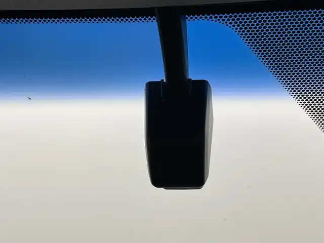 トヨタ カムリ WS 福岡県 2021(令3)年 8.3万km プラチナホワイトパールマイカ 純正８型ＤＡナビ／フルセグＴＶ　/バックカメラ　/ＥＴＣ　/前後ドラレコ　/レーダークルコン　/コーナーセンサー　/衝突軽減ブレーキ　/レーンキープ　/ＢＳＭ　/アクセル踏み間違い防止　/ハーフレザー　/パワーシート　/ＬＥＤヘッドライト