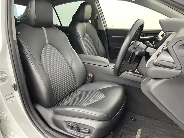 トヨタ カムリ WS 福岡県 2021(令3)年 8.3万km プラチナホワイトパールマイカ 純正８型ＤＡナビ／フルセグＴＶ　/バックカメラ　/ＥＴＣ　/前後ドラレコ　/レーダークルコン　/コーナーセンサー　/衝突軽減ブレーキ　/レーンキープ　/ＢＳＭ　/アクセル踏み間違い防止　/ハーフレザー　/パワーシート　/ＬＥＤヘッドライト