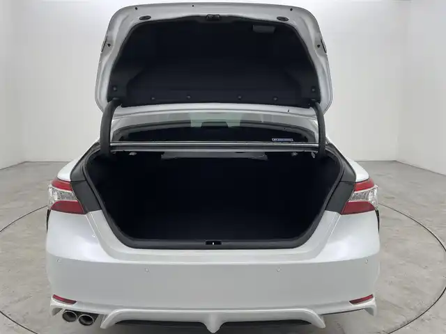 トヨタ カムリ WS 福岡県 2021(令3)年 8.3万km プラチナホワイトパールマイカ 純正８型ＤＡナビ／フルセグＴＶ　/バックカメラ　/ＥＴＣ　/前後ドラレコ　/レーダークルコン　/コーナーセンサー　/衝突軽減ブレーキ　/レーンキープ　/ＢＳＭ　/アクセル踏み間違い防止　/ハーフレザー　/パワーシート　/ＬＥＤヘッドライト