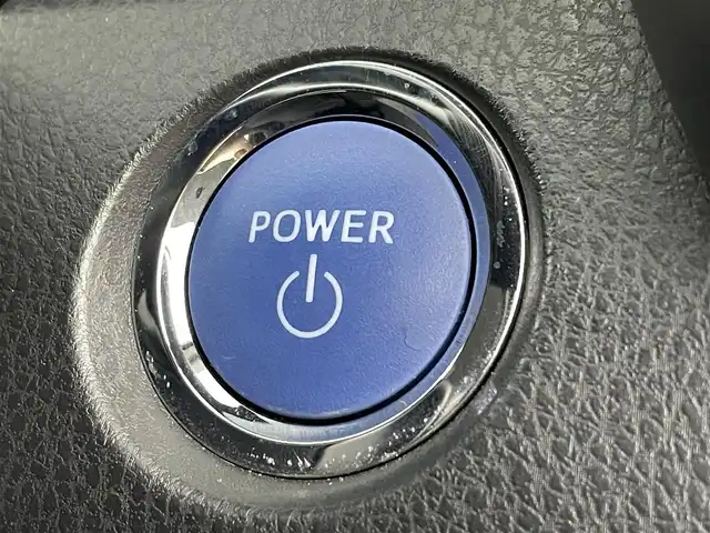 トヨタ カムリ WS 福岡県 2021(令3)年 8.3万km プラチナホワイトパールマイカ 純正８型ＤＡナビ／フルセグＴＶ　/バックカメラ　/ＥＴＣ　/前後ドラレコ　/レーダークルコン　/コーナーセンサー　/衝突軽減ブレーキ　/レーンキープ　/ＢＳＭ　/アクセル踏み間違い防止　/ハーフレザー　/パワーシート　/ＬＥＤヘッドライト