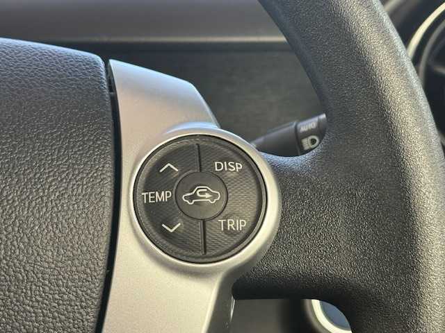 トヨタ アクア S 大阪府 2015(平27)年 5.4万km スーパーレッドⅤ /禁煙車//純正SDナビ【NSZT-W64】//フルTV・Bluetooth・CD・DVD・ラジオ//バックカメラ//前席シートヒーター//LEDヘッドライト//社外１５インチAW//プッシュスタート//スマートキー//取扱説明書//保証書//スペアキー
