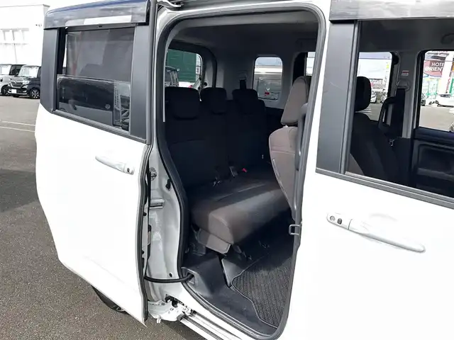 トヨタ ルーミー G 宮城県 2021(令3)年 5.3万km パールホワイトⅢ スマートアシスト/・衝突回避支援ブレーキ機能/・衝突警報機能/・車線逸脱警報機能/・路側逸脱警報/・ブレーキ制御付誤発進抑制機能/・オートハイビーム/・コーナーセンサー/・ふらつき警報/・標識認識機能/・先行車発進お知らせ機能/純正ナビ（NSZT-W68T）/・CD/DVD/・Bluetooth/・フルセグＴＶ/ビルトインETC/ドライブレコーダー/ウェルカムパワースライドドア（両側）/LEDヘッドランプ/オートライト/スマートキー＆プッシュスタート/電動格納ミラー/純正ドアバイザー/純正フロアマット/Wエアバッグ