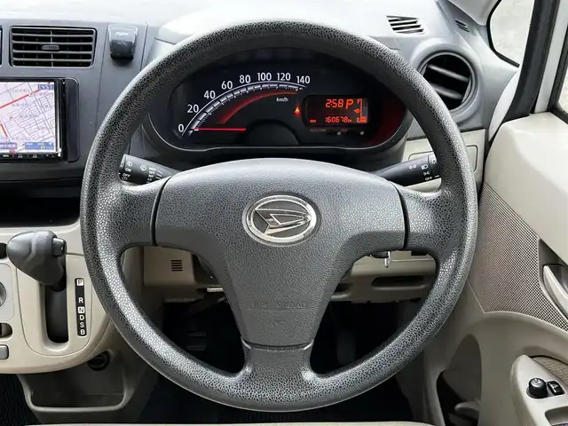 ダイハツ ムーヴ L スマートセレクション SA 道央・札幌 2014(平26)年 16.1万km ブライトシルバーメタリック ４WD/純正メモリーナビ/AM/FM/SD/CD/DVD/ワンセグ/衝突被害軽減ブレーキ/横滑り防止装置/ETC/アイドリングストップ/リモコンキー/ハロゲンヘッドライト/ヘッドライトレベライザー/電動格納ミラー/純正フロアマット/ドアバイザー/社外エンジンスターター