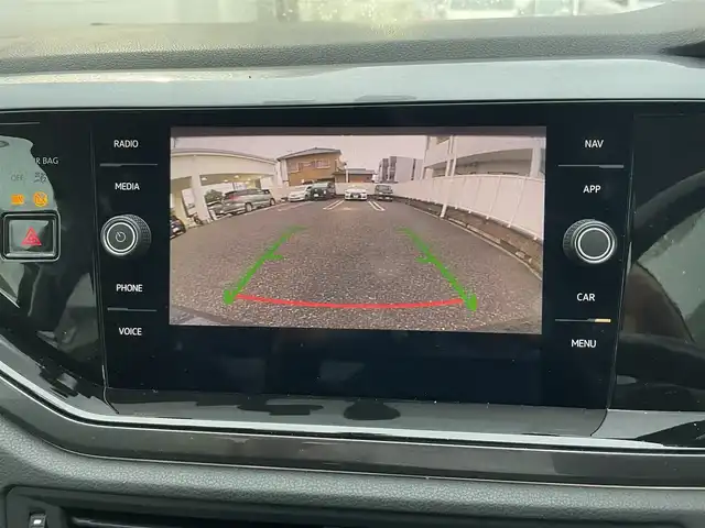 フォルクスワーゲン ポロ TSIハイライン 愛知県 2020(令2)年 6万km ディープブラックパールエフェクト ワンオーナー/メーカーオプションナビ【Bluetooth CD DVD SD フルセグ】/バックカメラ/ビルトインETC2.0/ドライブレコーダー/レーダークルーズコントロール/ブラインドスポットモニター/リアトラフィックアラート/フロントアシスト/パーキングアシスト/アイドリングストップ/ステアリングリモコン/スマートキー【スペア1本】/純正フロアマット/純正アルミホイール/禁煙車