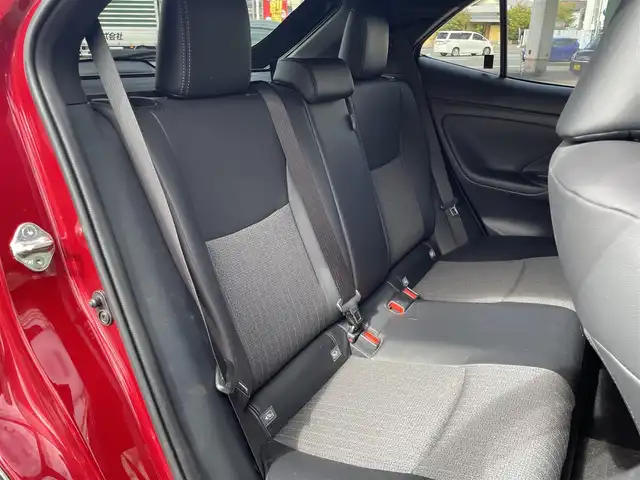 トヨタ ヤリスクロス ハイブリッド Z 静岡県 2022(令4)年 1.6万km ブラックマイカ/センシュアルレッドマイカ ワンオーナー/4WD/純正ナビ/フルセグTV/USB/Bluetooth/バックカメラ/全方位カメラ/TOYOTA Safety Sense/・レーダークルーズ コントロール/・プリクラッシュセーフティ/・レーンディパーチャーアラート/・先行車発進告知機能/・オートマチックハイビーム/純正18インチアルミホイール/ハンドルヒーター/運転席パワーシート/前席シートヒーター/ビルトインETC/LEDライト/スマートキー2個/プッシュスタート/新車時保証書/取扱説明書