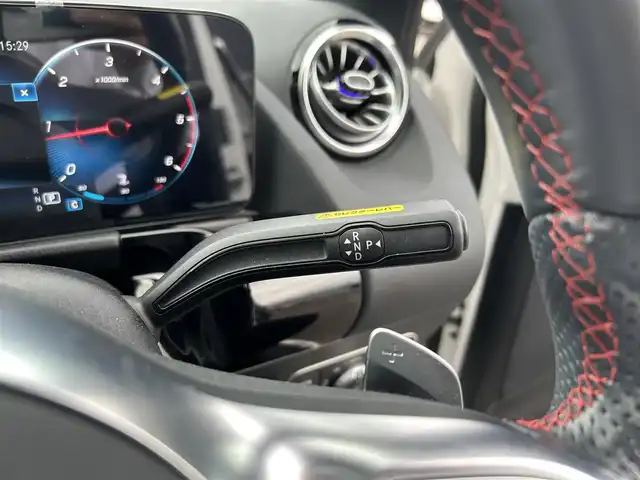 メルセデス・ベンツ Ｍ・ベンツ ＧＬＡ２００ｄ 4マチック AMGライン 滋賀県 2022(令4)年 2.3万km ポーラホワイト ワンオーナー/レーダーセーフティパッケージ/純正ナビ/地デジ/Bluetooth/ワイヤレス充電/全方位カメラ/黒半革/パワーシート/シートヒーター/純正19インチAW/純正ドライブレコーダー（360°）/ETC