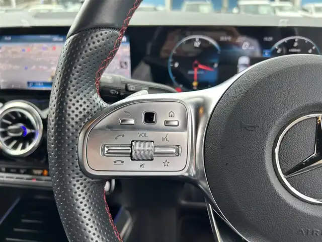 メルセデス・ベンツ Ｍ・ベンツ ＧＬＡ２００ｄ 4マチック AMGライン 滋賀県 2022(令4)年 2.3万km ポーラホワイト ワンオーナー/レーダーセーフティパッケージ/純正ナビ/地デジ/Bluetooth/ワイヤレス充電/全方位カメラ/黒半革/パワーシート/シートヒーター/純正19インチAW/純正ドライブレコーダー（360°）/ETC