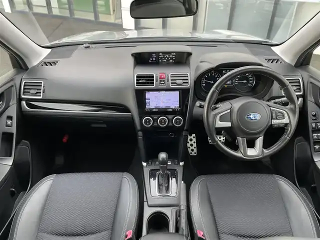 スバル フォレスター S－リミテッド 道南・函館 2016(平28)年 9.4万km アイスシルバーメタリック /純正ナビ//フルセグＴＶ//バックカメラ//クルーズコントロール//ブラインドスポットモニター//シートヒーター//レーンキープアシスト//ステアリング連動ヘッドランプ//衝突軽減ブレーキ//先行車発進通知//パドルシフト//ハーフレザーシート//パワーシート//フロアマット//スマートキー//プッシュスタート//ＥＴＣ