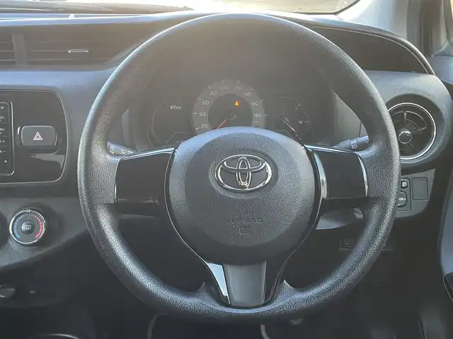 トヨタ ヴィッツ F LEDエディション 宮城県 2016(平28)年 7.9万km ボルドーマイカメタリック ワンオーナー/4WD/純正ＳＤナビ/（ＡＭ／ＦＭ／／ＣＤ／Ｂｌｕｅｔｏｏｔｈ）　/ワンセグテレビ　/横滑り防止装置　/４ＷＤオートモードスイッチ　/フロントワイパーデアイサー　/スマートキー　/プッシュスタート　/ＥＴＣ　/電動格納ミラー/スタッドレス社外AW/（165/70R14）