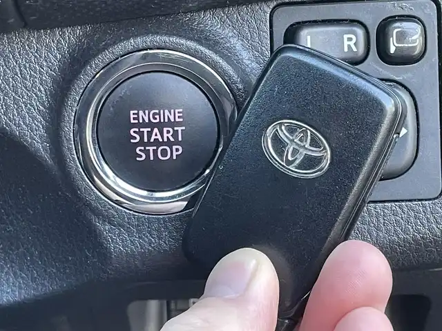 トヨタ ヴィッツ F LEDエディション 宮城県 2016(平28)年 7.9万km ボルドーマイカメタリック ワンオーナー/4WD/純正ＳＤナビ/（ＡＭ／ＦＭ／／ＣＤ／Ｂｌｕｅｔｏｏｔｈ）　/ワンセグテレビ　/横滑り防止装置　/４ＷＤオートモードスイッチ　/フロントワイパーデアイサー　/スマートキー　/プッシュスタート　/ＥＴＣ　/電動格納ミラー/スタッドレス社外AW/（165/70R14）