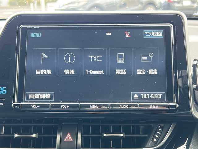 トヨタ Ｃ－ＨＲ S－T 福島県 2017(平29)年 1.5万km ブラックマイカ トヨタセーフティセンス/・衝突被害軽減ブレーキ/・オートハイビーム/・車線逸脱警報装置/・レーダークルーズコントロール/純正ナビ/・型番：NSZT-Y66T/・フルセグTV/BT/CD/DVD/SD/FM/AM/・バックカメラ/・ビルトインETC/前後ドライブレコーダー/・型番：TZ-DR210/革張りステアリング/・ステアリングスイッチ/電子パーキング/・オートブレーキホールド/USB充電ポート/電流ソケット/プッシュスタート/・スマートキー/・スペアキー1本/電動格納ミラー/・ウィンカーミラー/・オートミラー/横滑り防止装置/LEDヘッドライト/・ヘッドライトレベライザー/・オートライト/・フォグランプ/純正フロアマット/純正17インチAW/4WD