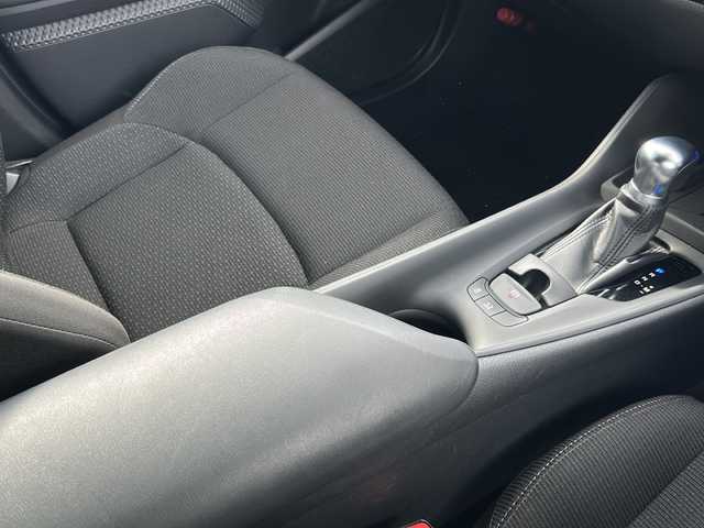 トヨタ Ｃ－ＨＲ S－T 福島県 2017(平29)年 1.5万km ブラックマイカ トヨタセーフティセンス/・衝突被害軽減ブレーキ/・オートハイビーム/・車線逸脱警報装置/・レーダークルーズコントロール/純正ナビ/・型番：NSZT-Y66T/・フルセグTV/BT/CD/DVD/SD/FM/AM/・バックカメラ/・ビルトインETC/前後ドライブレコーダー/・型番：TZ-DR210/革張りステアリング/・ステアリングスイッチ/電子パーキング/・オートブレーキホールド/USB充電ポート/電流ソケット/プッシュスタート/・スマートキー/・スペアキー1本/電動格納ミラー/・ウィンカーミラー/・オートミラー/横滑り防止装置/LEDヘッドライト/・ヘッドライトレベライザー/・オートライト/・フォグランプ/純正フロアマット/純正17インチAW/4WD