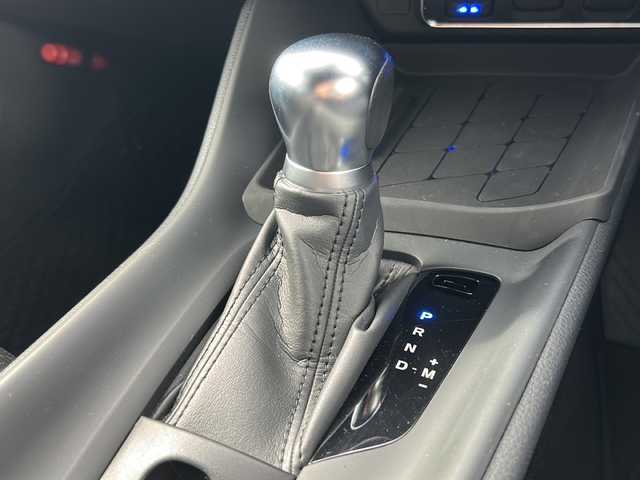 トヨタ Ｃ－ＨＲ S－T 福島県 2017(平29)年 1.5万km ブラックマイカ トヨタセーフティセンス/・衝突被害軽減ブレーキ/・オートハイビーム/・車線逸脱警報装置/・レーダークルーズコントロール/純正ナビ/・型番：NSZT-Y66T/・フルセグTV/BT/CD/DVD/SD/FM/AM/・バックカメラ/・ビルトインETC/前後ドライブレコーダー/・型番：TZ-DR210/革張りステアリング/・ステアリングスイッチ/電子パーキング/・オートブレーキホールド/USB充電ポート/電流ソケット/プッシュスタート/・スマートキー/・スペアキー1本/電動格納ミラー/・ウィンカーミラー/・オートミラー/横滑り防止装置/LEDヘッドライト/・ヘッドライトレベライザー/・オートライト/・フォグランプ/純正フロアマット/純正17インチAW/4WD