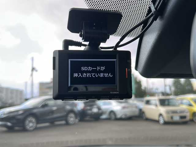 トヨタ Ｃ－ＨＲ S－T 福島県 2017(平29)年 1.5万km ブラックマイカ トヨタセーフティセンス/・衝突被害軽減ブレーキ/・オートハイビーム/・車線逸脱警報装置/・レーダークルーズコントロール/純正ナビ/・型番：NSZT-Y66T/・フルセグTV/BT/CD/DVD/SD/FM/AM/・バックカメラ/・ビルトインETC/前後ドライブレコーダー/・型番：TZ-DR210/革張りステアリング/・ステアリングスイッチ/電子パーキング/・オートブレーキホールド/USB充電ポート/電流ソケット/プッシュスタート/・スマートキー/・スペアキー1本/電動格納ミラー/・ウィンカーミラー/・オートミラー/横滑り防止装置/LEDヘッドライト/・ヘッドライトレベライザー/・オートライト/・フォグランプ/純正フロアマット/純正17インチAW/4WD