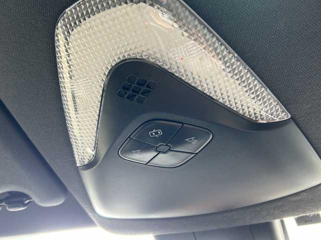 トヨタ Ｃ－ＨＲ S－T 福島県 2017(平29)年 1.5万km ブラックマイカ トヨタセーフティセンス/・衝突被害軽減ブレーキ/・オートハイビーム/・車線逸脱警報装置/・レーダークルーズコントロール/純正ナビ/・型番：NSZT-Y66T/・フルセグTV/BT/CD/DVD/SD/FM/AM/・バックカメラ/・ビルトインETC/前後ドライブレコーダー/・型番：TZ-DR210/革張りステアリング/・ステアリングスイッチ/電子パーキング/・オートブレーキホールド/USB充電ポート/電流ソケット/プッシュスタート/・スマートキー/・スペアキー1本/電動格納ミラー/・ウィンカーミラー/・オートミラー/横滑り防止装置/LEDヘッドライト/・ヘッドライトレベライザー/・オートライト/・フォグランプ/純正フロアマット/純正17インチAW/4WD